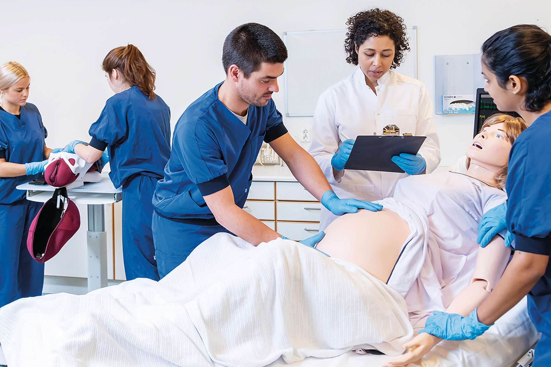 Laerdal-SimMom-Obstetric-Solution-hero.jpg