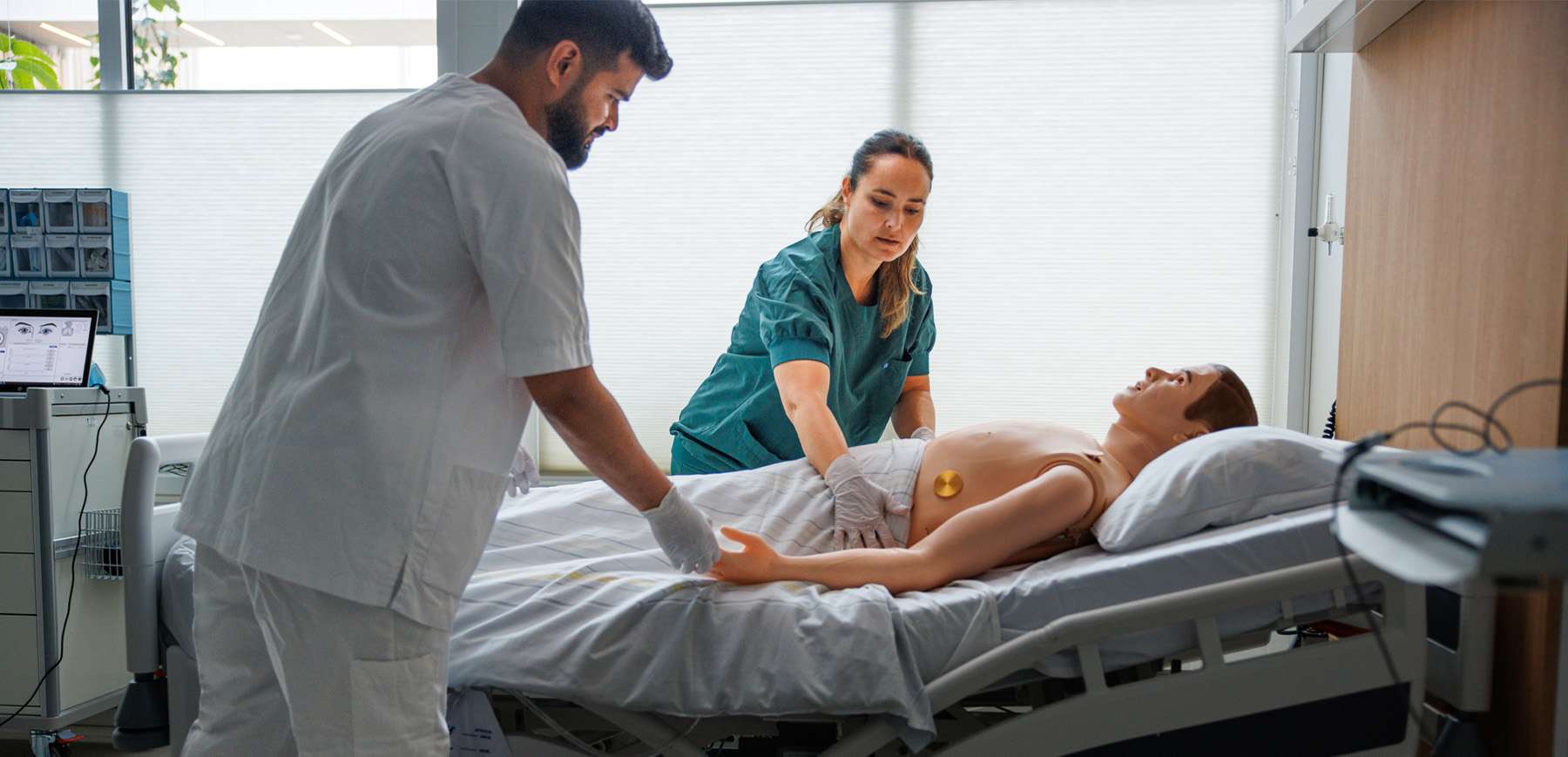 Critical care training on SImMan in hospital environment.